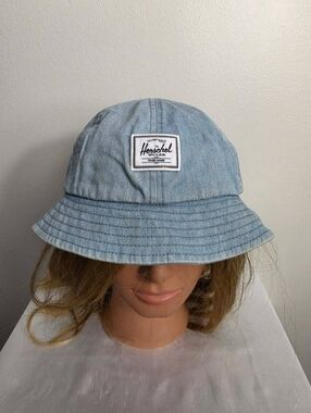 Herschel Supply Compagny Light Wash Denim Bucket Hat